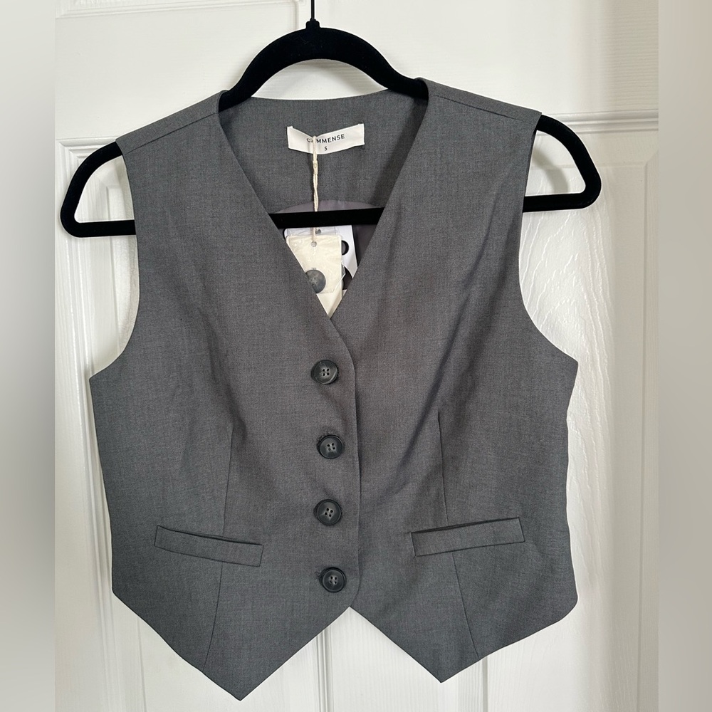 Women's Gray Classic Vest - Sleeveless and Structured